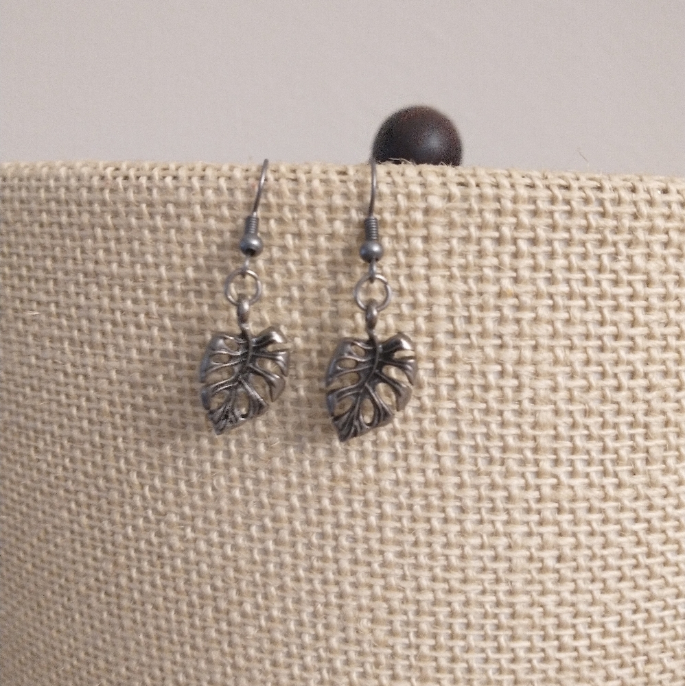 Earrings - Picture 8 of 10
